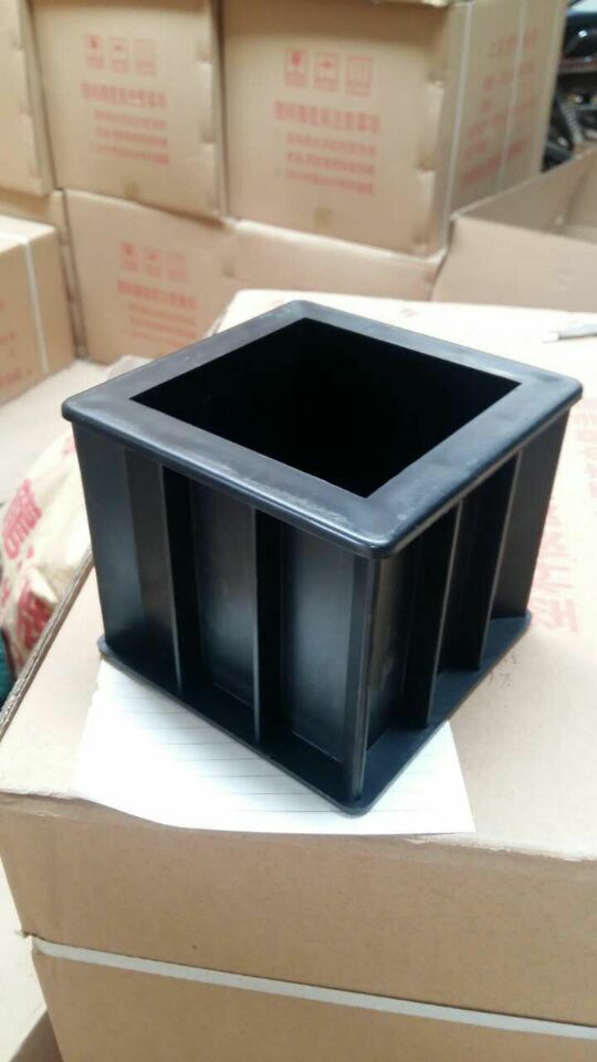 Plastic / Iron Concrete test cube mould 100mm3 150mm3